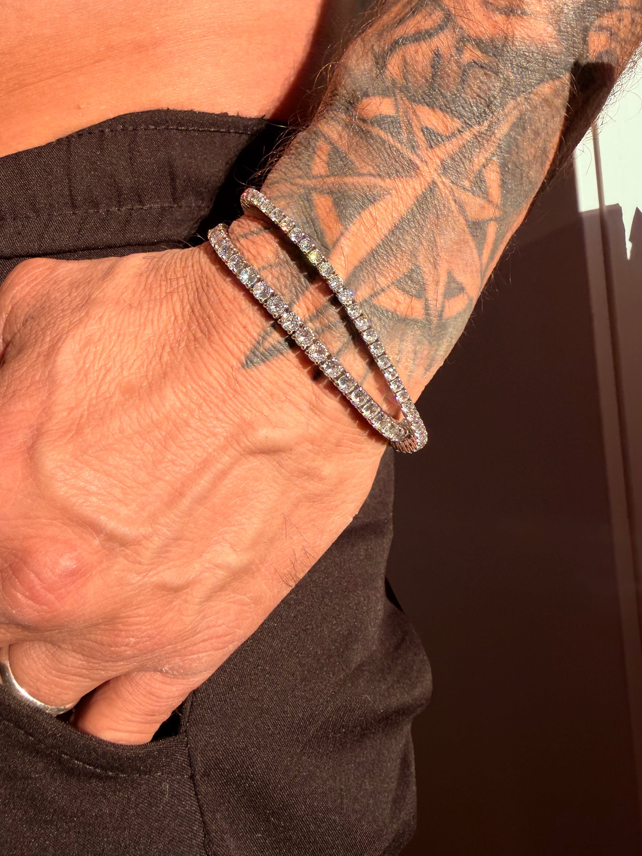 BRACCIALE HUGÓ