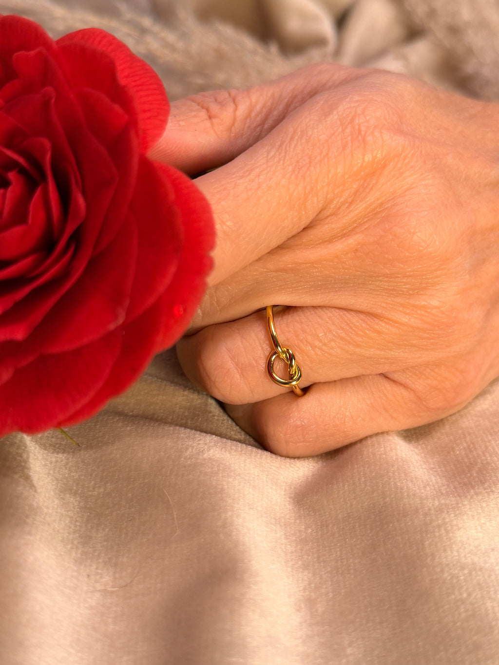 ANELLO CAMILLE